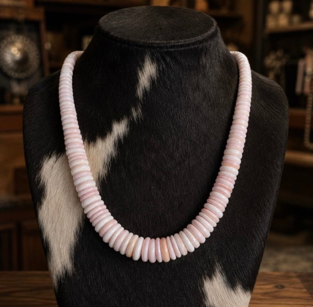 Pink Conch Shell Graduated Disc Bead Necklace | Western Statement Necklace 18"